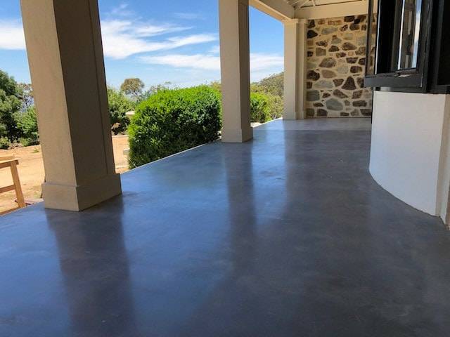 Blue-grey honed alfresco, Crafers